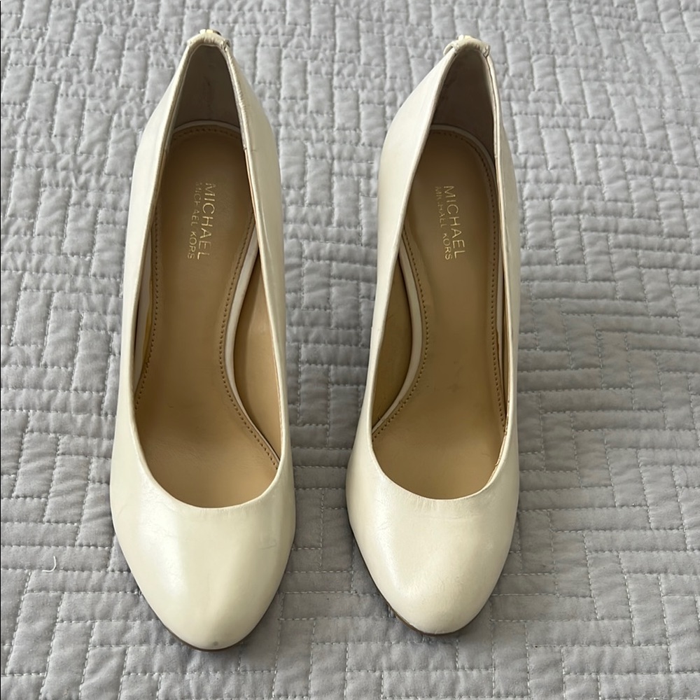 Michael Kors Cream Heels Classic Court Style